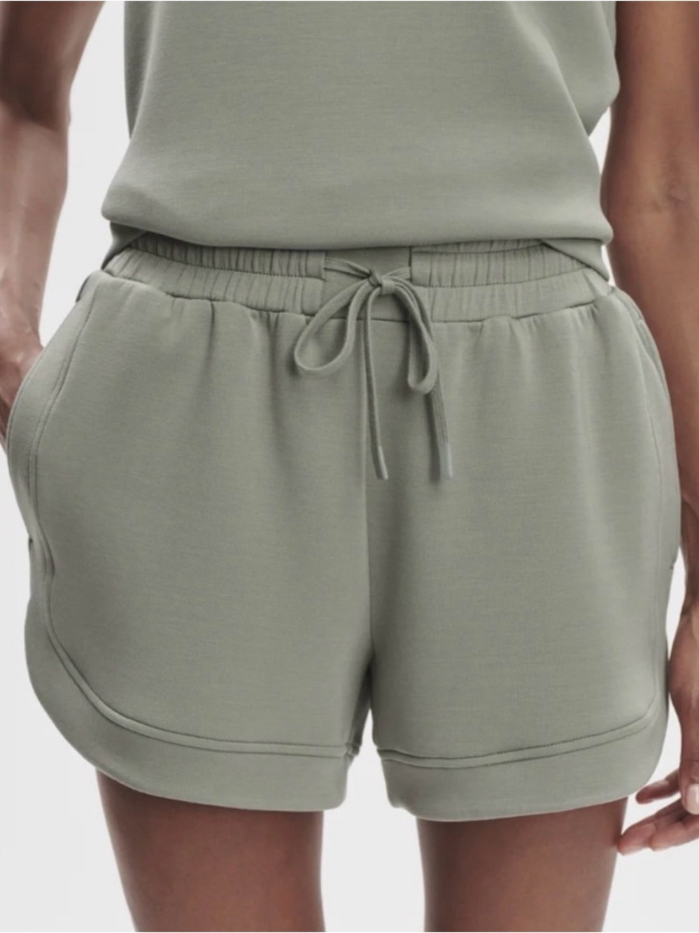 Varley Ollie High Rise Shorts Shadow Green XS